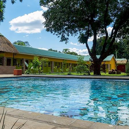 Cafe Zambezi House Of Africa Hostel Livingstone Exterior photo